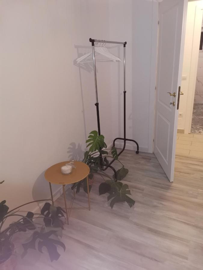 Bloom Box Apartments Craiova Buitenkant foto