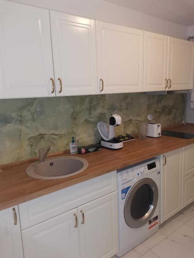 Bloom Box Apartments Craiova Buitenkant foto